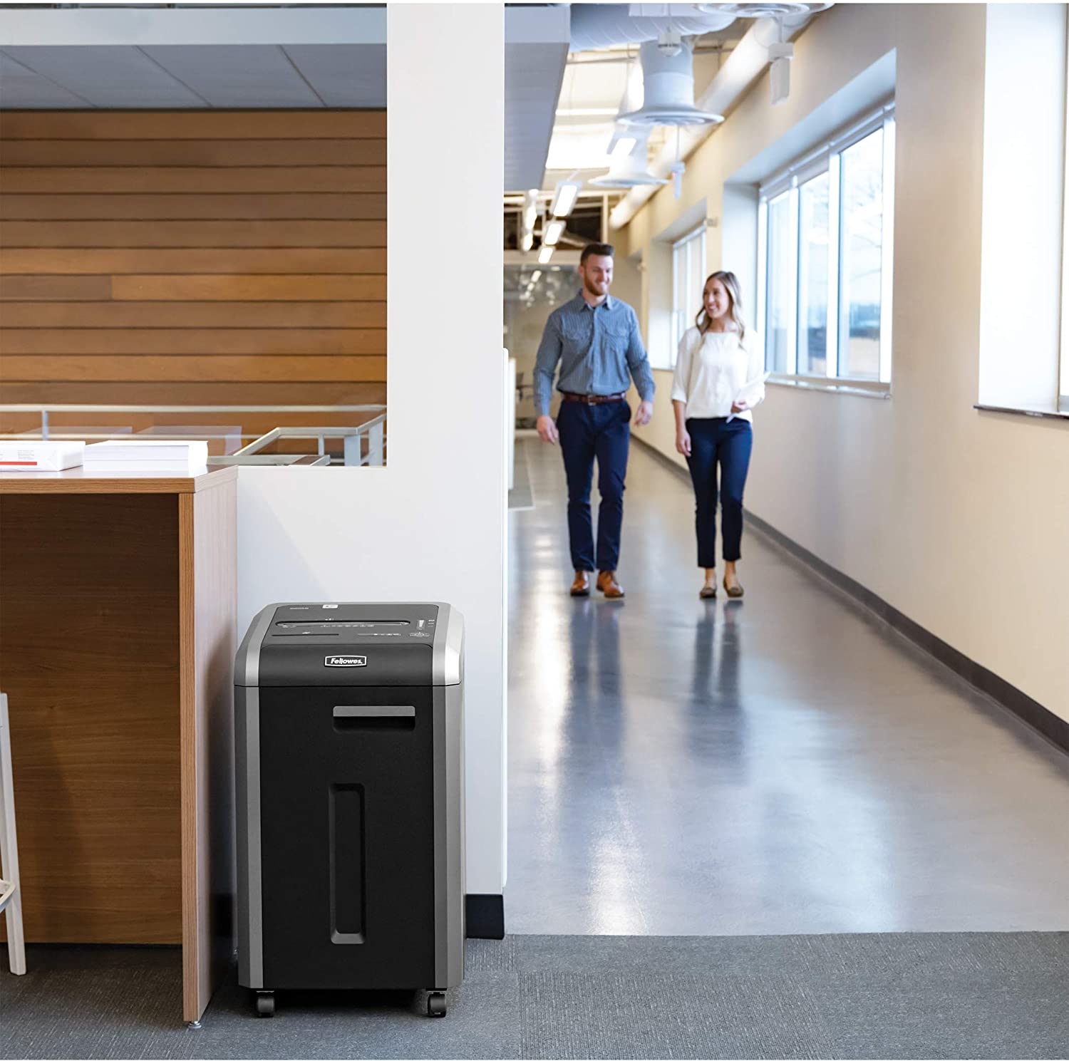 The image of Fellowes Powershred 225i Strip Cut Shredder in Office